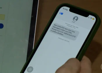 Detrans alertam sobre ação de criminosos por SMS — Foto: TV Globo/ Reprodução Detrans alertam para o golpe da carteira de habilitação Golpes no Whatsapp — Foto: Reprodução - Todos os direitos: © G1 - Tecnologia