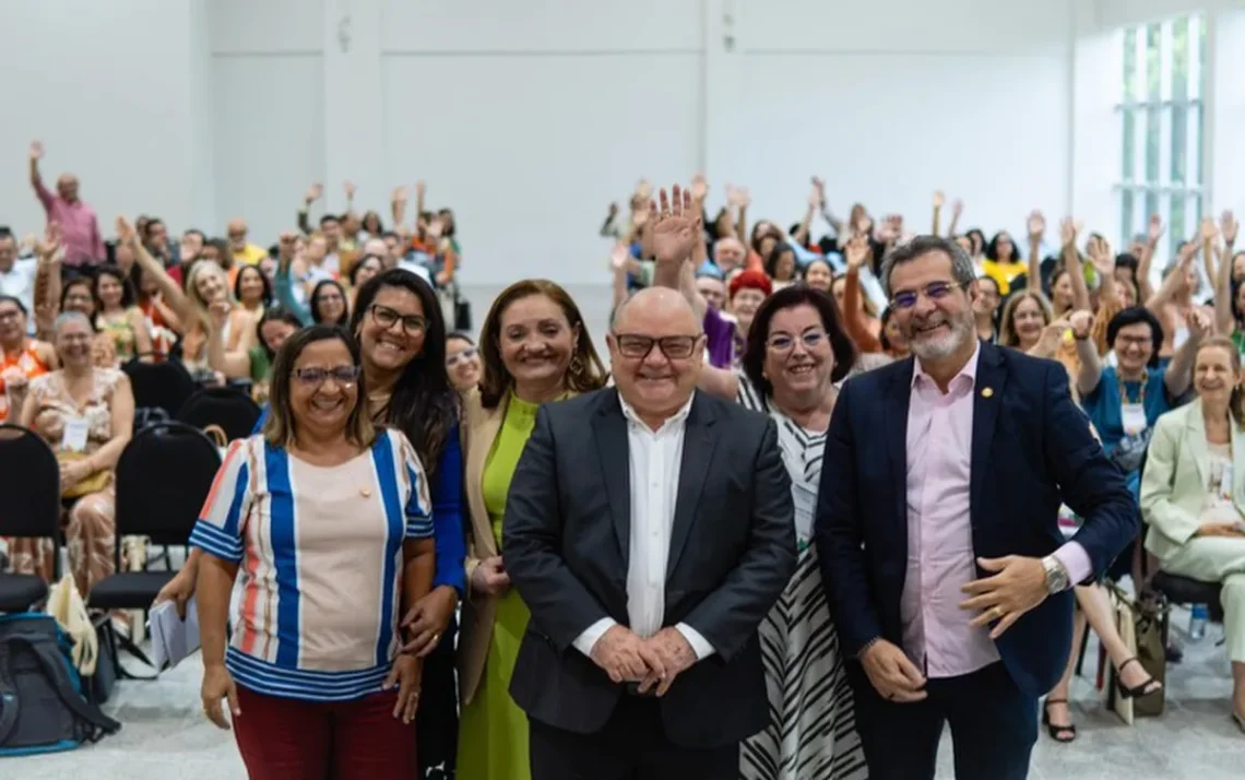 Plano-Decenal, Educação-de-qualidade, Educação-para-todos; ;