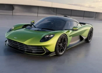 Aston Martin Valhalla é um supercarro de luxo, cujo lançamento tem sido bastante aguardado. Conheça o que este carro tem de especial! - Todos os direitos: @Olhar Digital