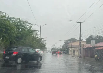 precipitação, tempestades, aguaceiros, chuvadas, tormentas;