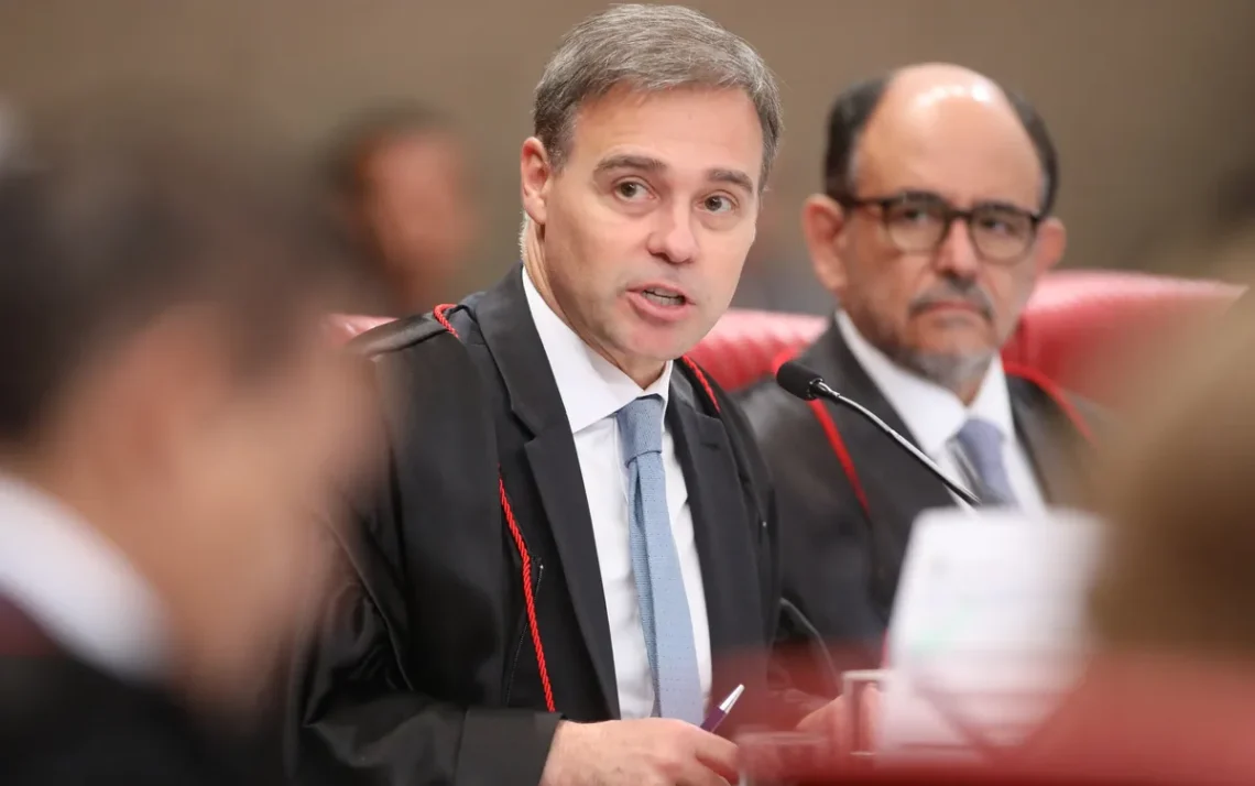 impedimento, incompatibilidade, incapacidade, restrição;