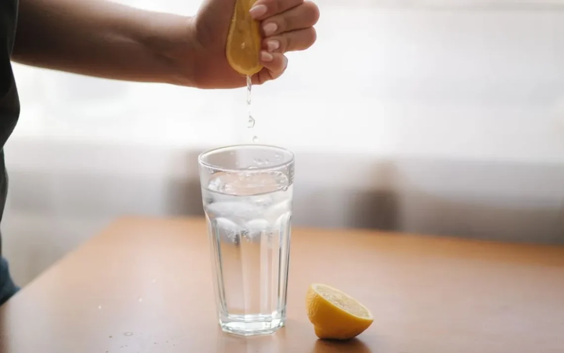 bebida refrescante, suco de limão, limonada;