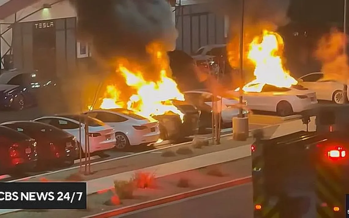 fabricante de carros, montadora de carros, empresa de veículos;